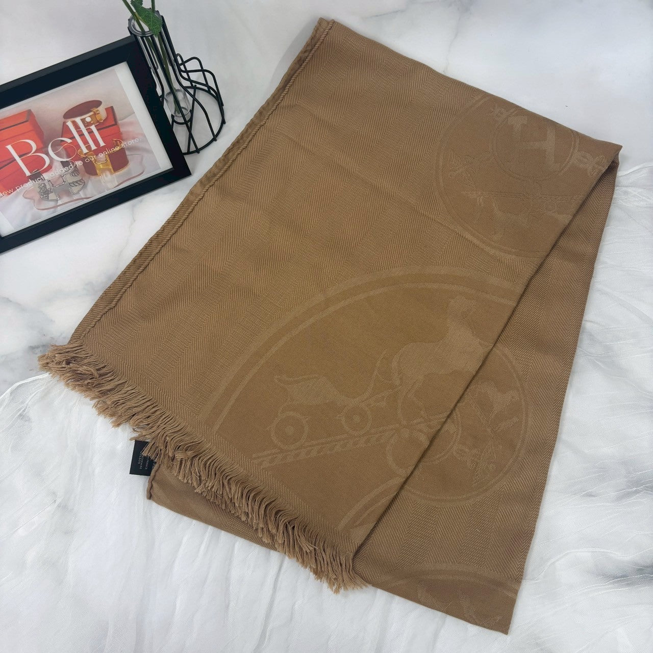 鑑定済み【 美品 】 エルメス 《 ニュー・リブリス 》 ベージュ カシシル 絹 ストール