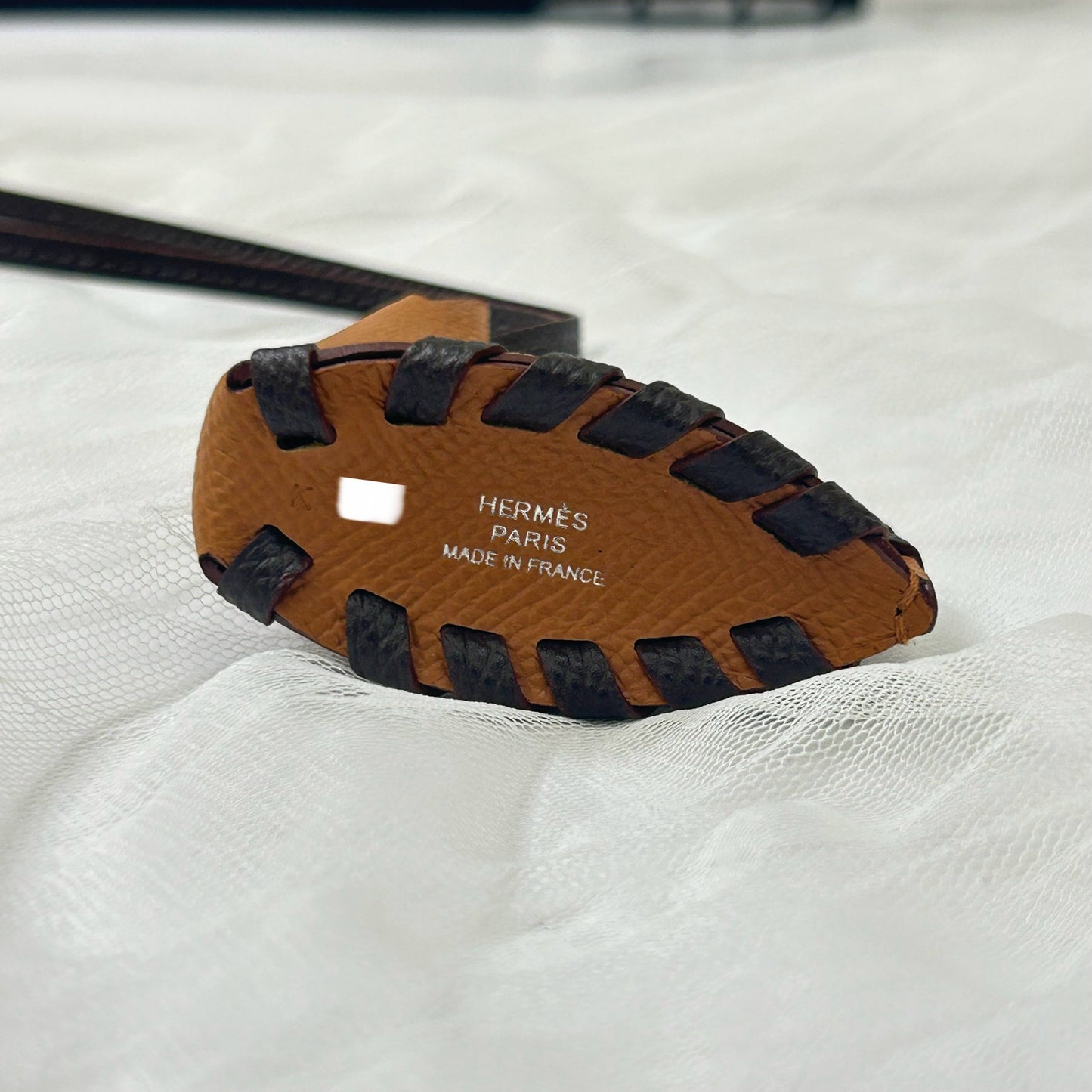 【 K刻印 2025年製 】エルメス 《 シュヴァル トレッセ 》 ゴールド ショコラ K刻印 レザー チャーム 馬 新品未使用