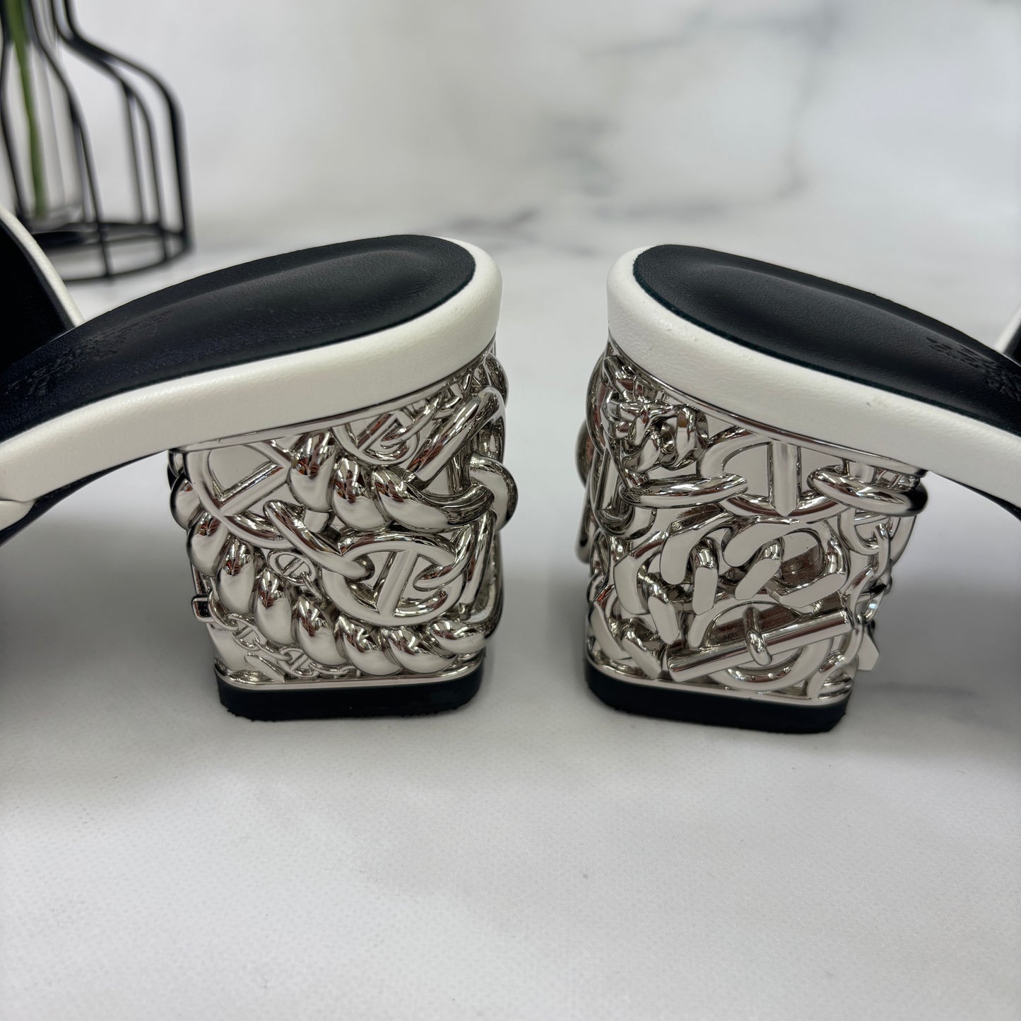 【 鑑定済み 】エルメス 《 グロッシー 》 60 37 24cm程度 ホワイト サンダル シェーヌダンクル モチーフ ヒール