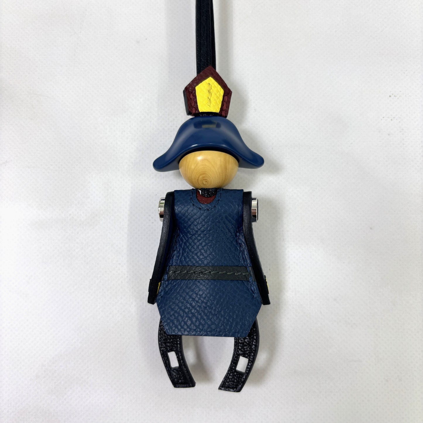 鑑定済み【 新品未使用 】2025年 最新 K刻印 エルメス 《 花火師 》 ブラック イエローブルー系 レッド系 シルバー金具 チャーム