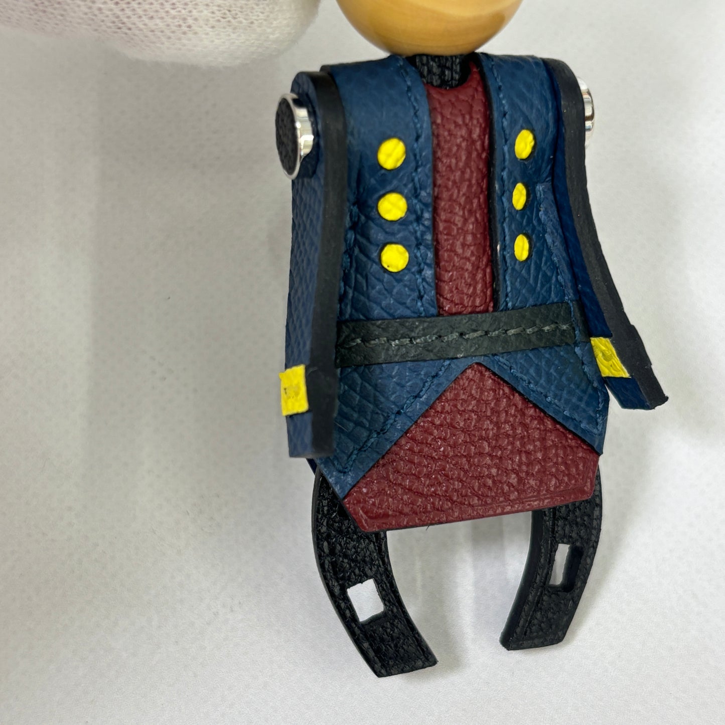 鑑定済み【 新品未使用 】2025年 最新 K刻印 エルメス 《 花火師 》 ブラック イエローブルー系 レッド系 シルバー金具 チャーム