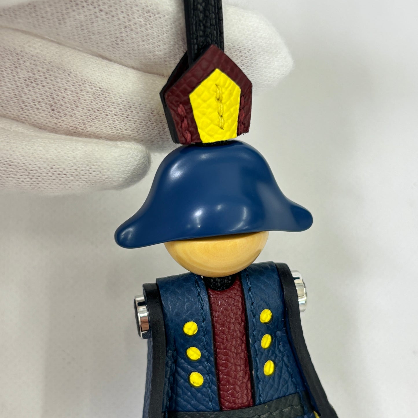 鑑定済み【 新品未使用 】2025年 最新 K刻印 エルメス 《 花火師 》 ブラック イエローブルー系 レッド系 シルバー金具 チャーム
