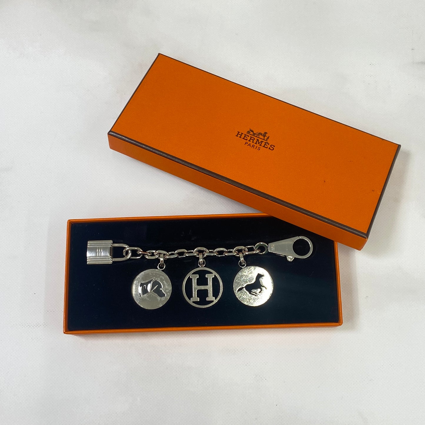鑑定済み【 美品 】 エルメス 《 アミュレット 》 シルバー チャーム カデナ Hロゴ 犬 馬