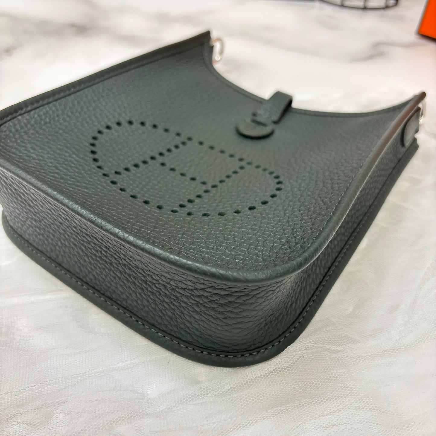 鑑定済み【 新品 】2025年 最新 K刻印 エルメス ミニ エブリン アマゾーヌ 16 TPM レザー ヴェールマングローブ シルバー金具 K刻印 ショルダーバッグ