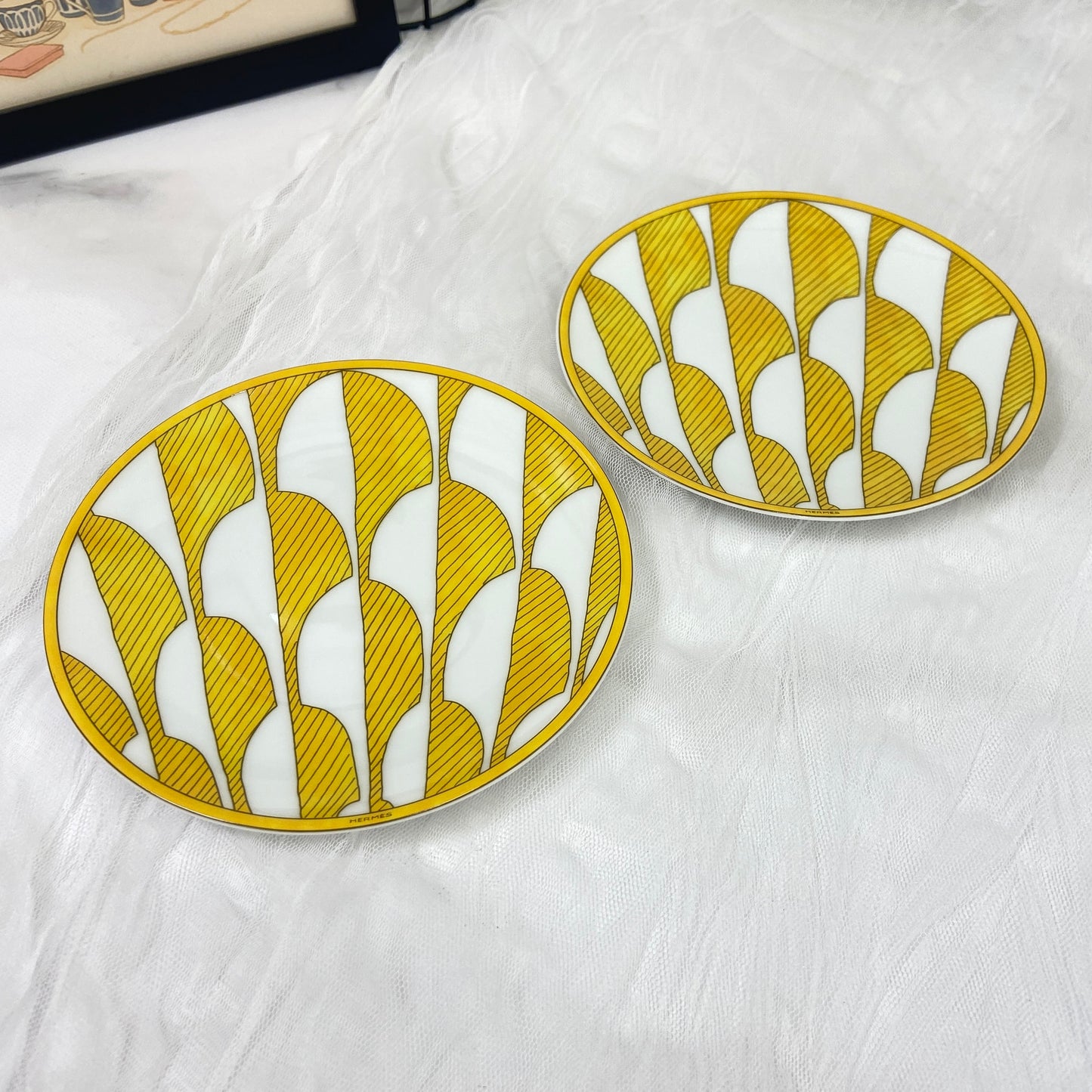 鑑定済み【 新品 】エルメス 《 ソレイユ 》 ２枚セット イエロー ホワイト ポーセリン デザートプレート