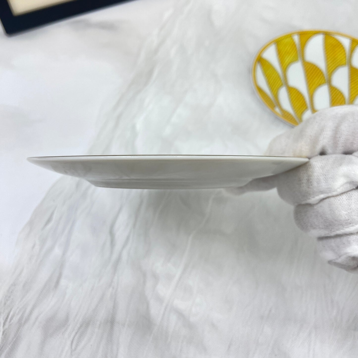 鑑定済み【 新品 】エルメス 《 ソレイユ 》 ２枚セット イエロー ホワイト ポーセリン デザートプレート