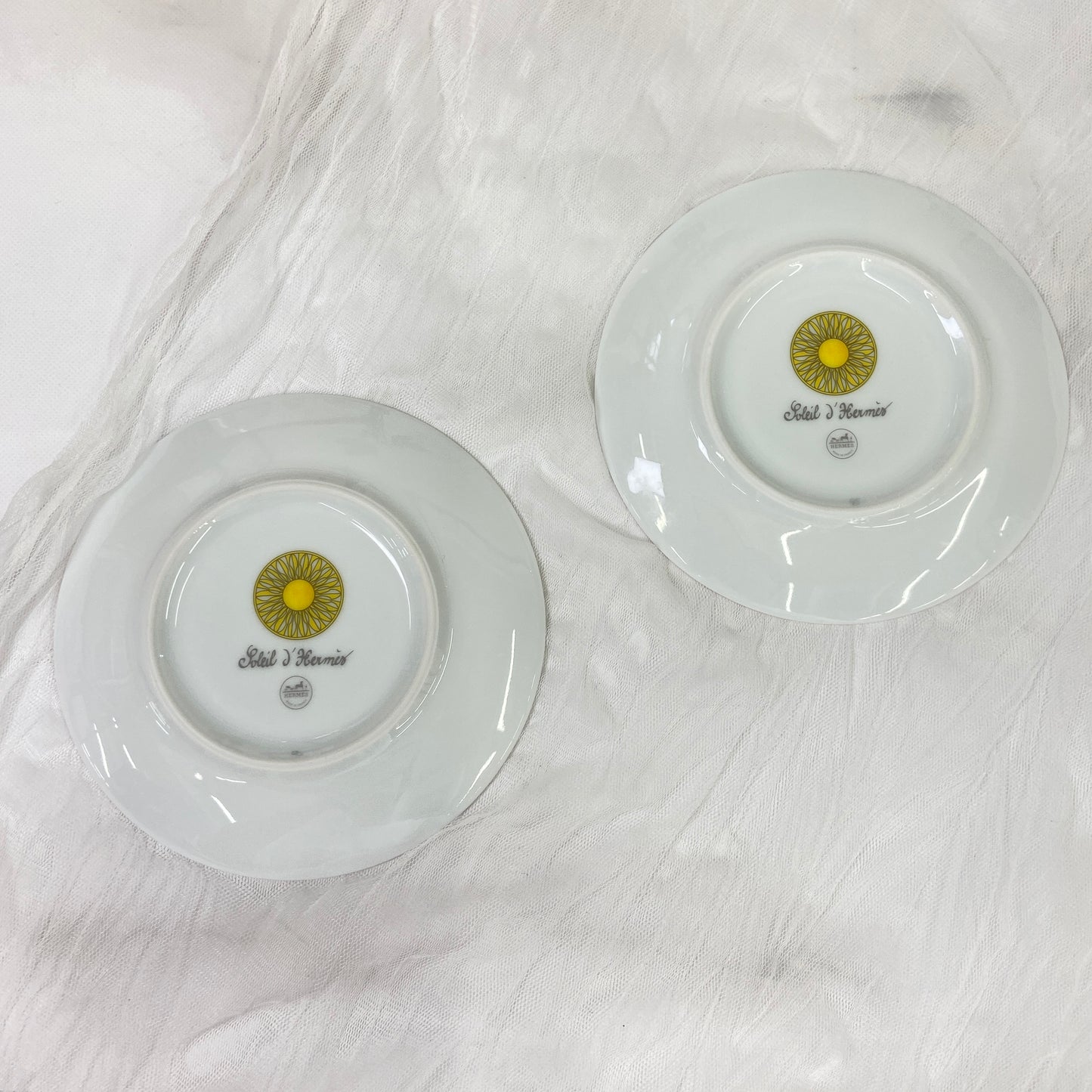 鑑定済み【 新品 】エルメス 《 ソレイユ 》 ２枚セット イエロー ホワイト ポーセリン デザートプレート