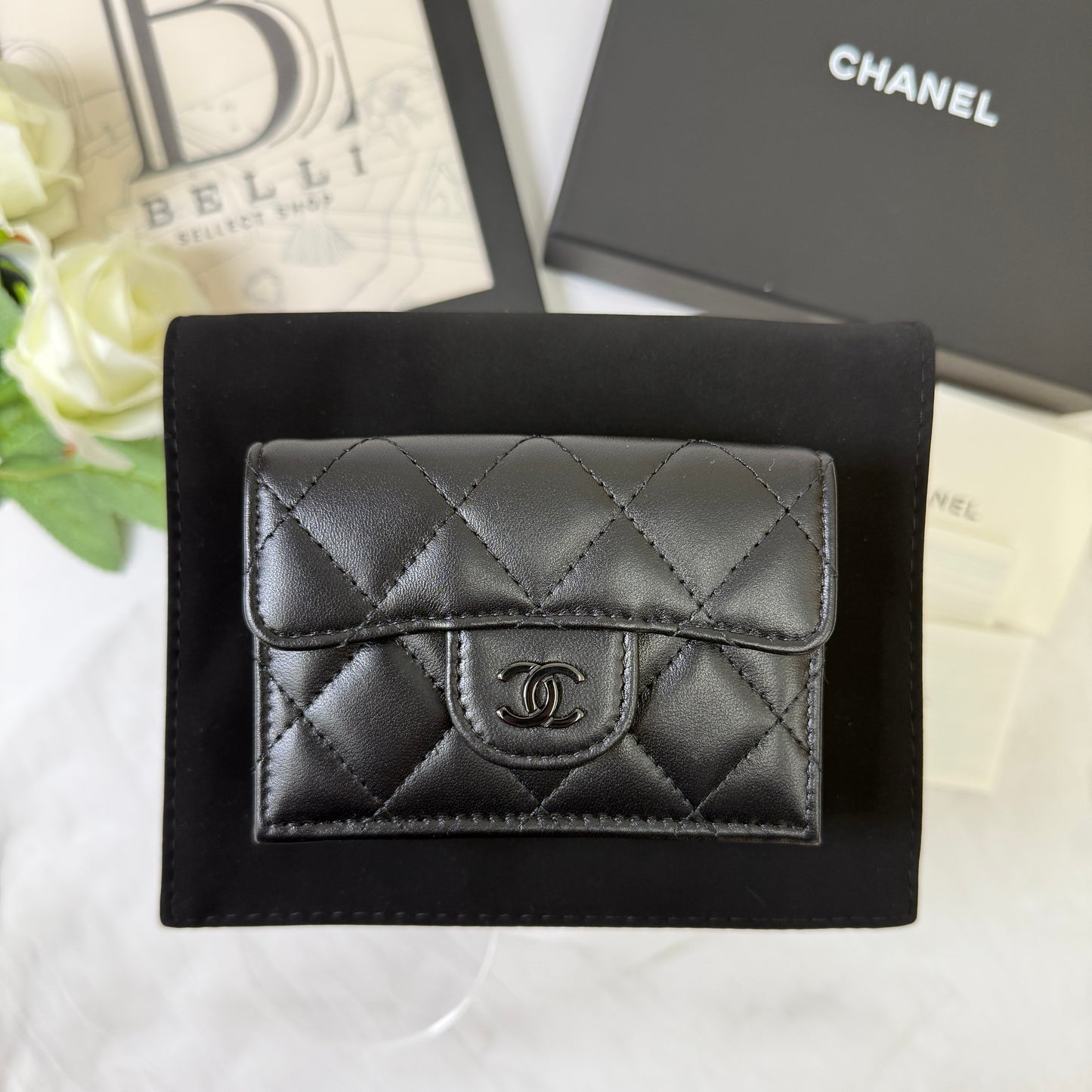 鑑定済み【 美品 】シャネル 《 スモール フラップ ウォレット 》 ソーブラック シルバー金具 ラムスキン 三つ折り 財布 ココマーク