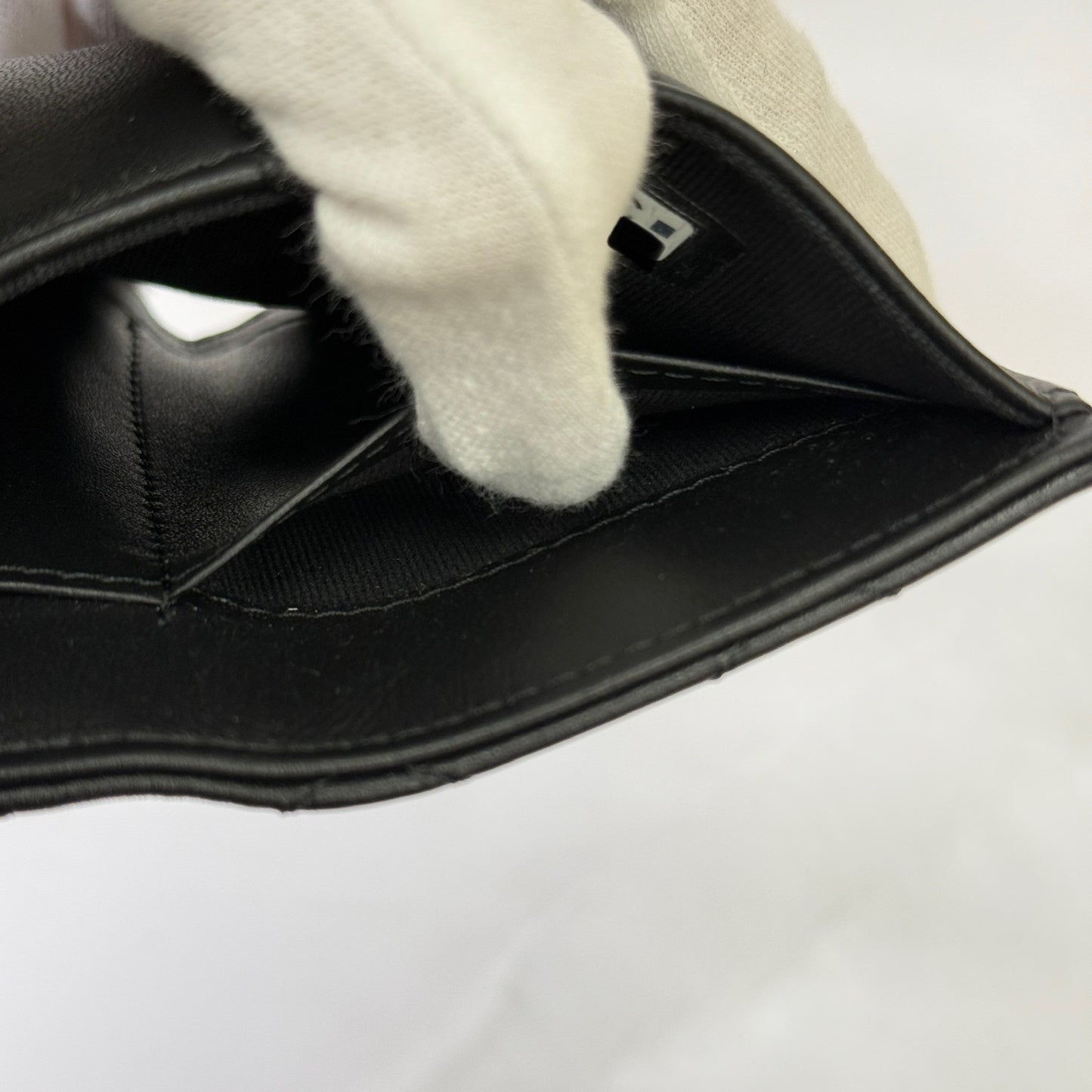 鑑定済み【 美品 】シャネル 《 スモール フラップ ウォレット 》 ソーブラック シルバー金具 ラムスキン 三つ折り 財布 ココマーク