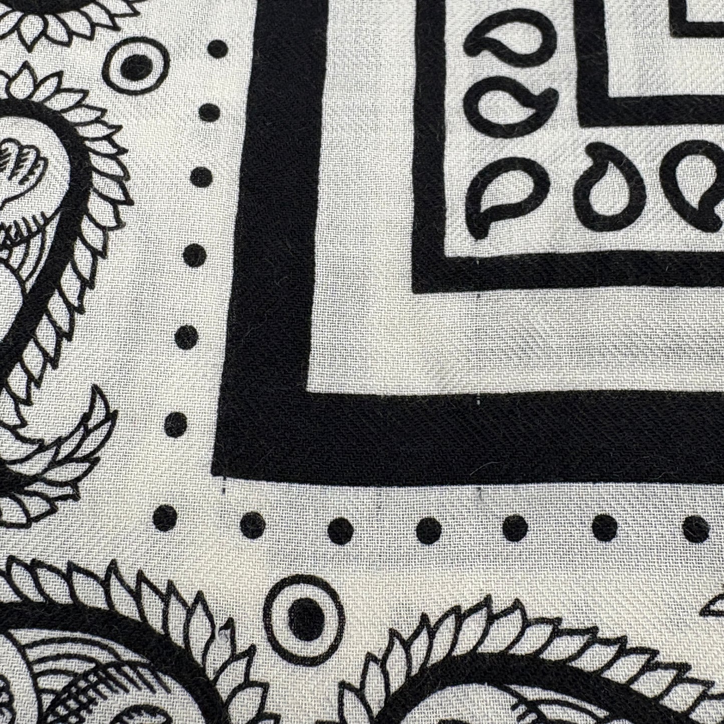 【 鑑定済み 】エルメス カレジェアン 140 《 船乗りのタトゥー バンダナ 》 ホワイト ブラック カシシル スカーフ ショール 碇 人魚