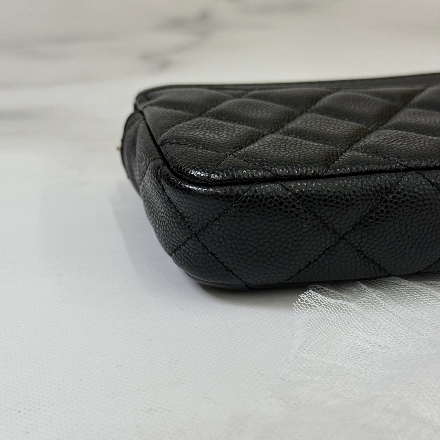 鑑定済み【 美品 】シャネル 《チェーンウォレット 》 ブラック キャビアスキン ゴールド金具 財布 ココマーク ギャランティカード