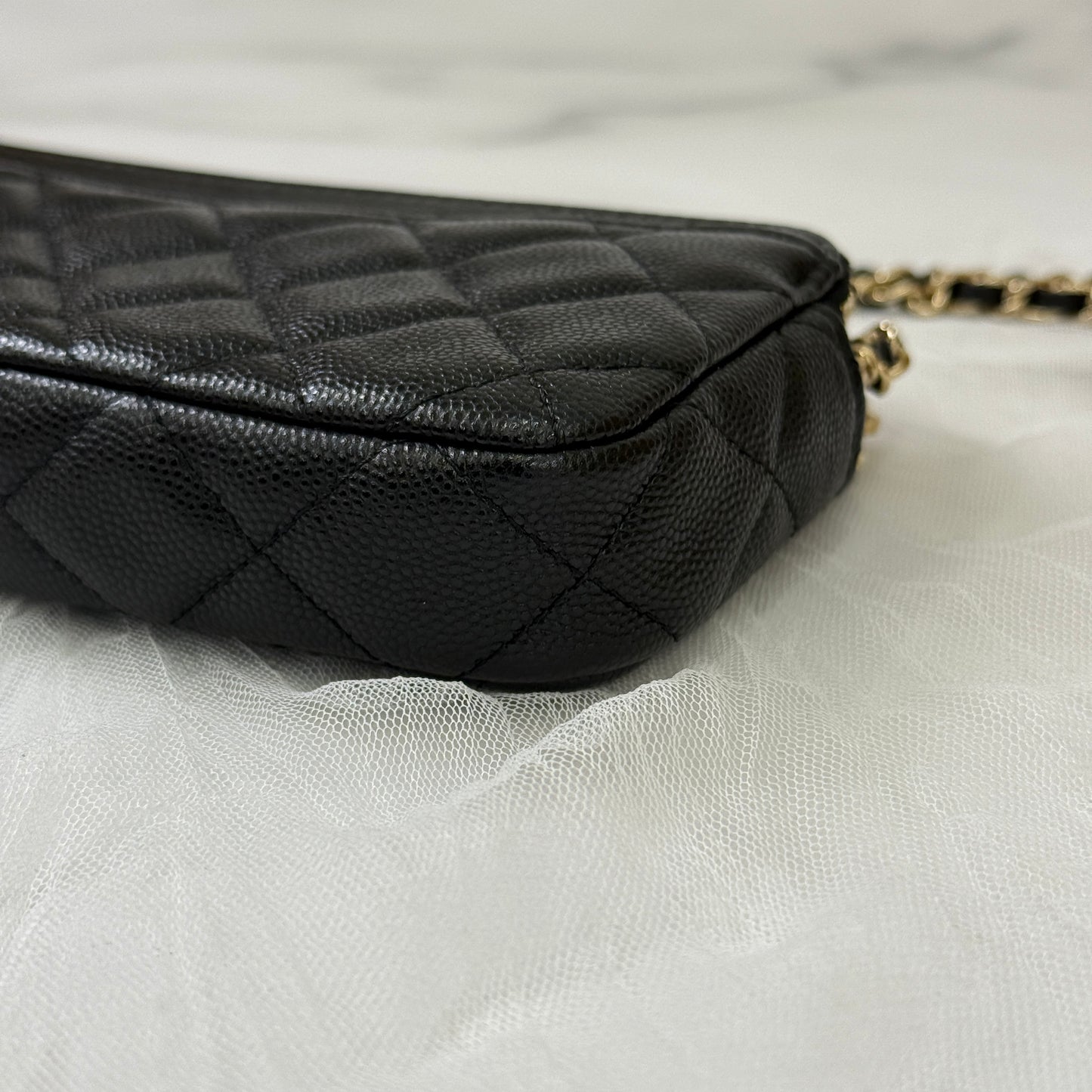 鑑定済み【 美品 】シャネル 《チェーンウォレット 》 ブラック キャビアスキン ゴールド金具 財布 ココマーク ギャランティカード