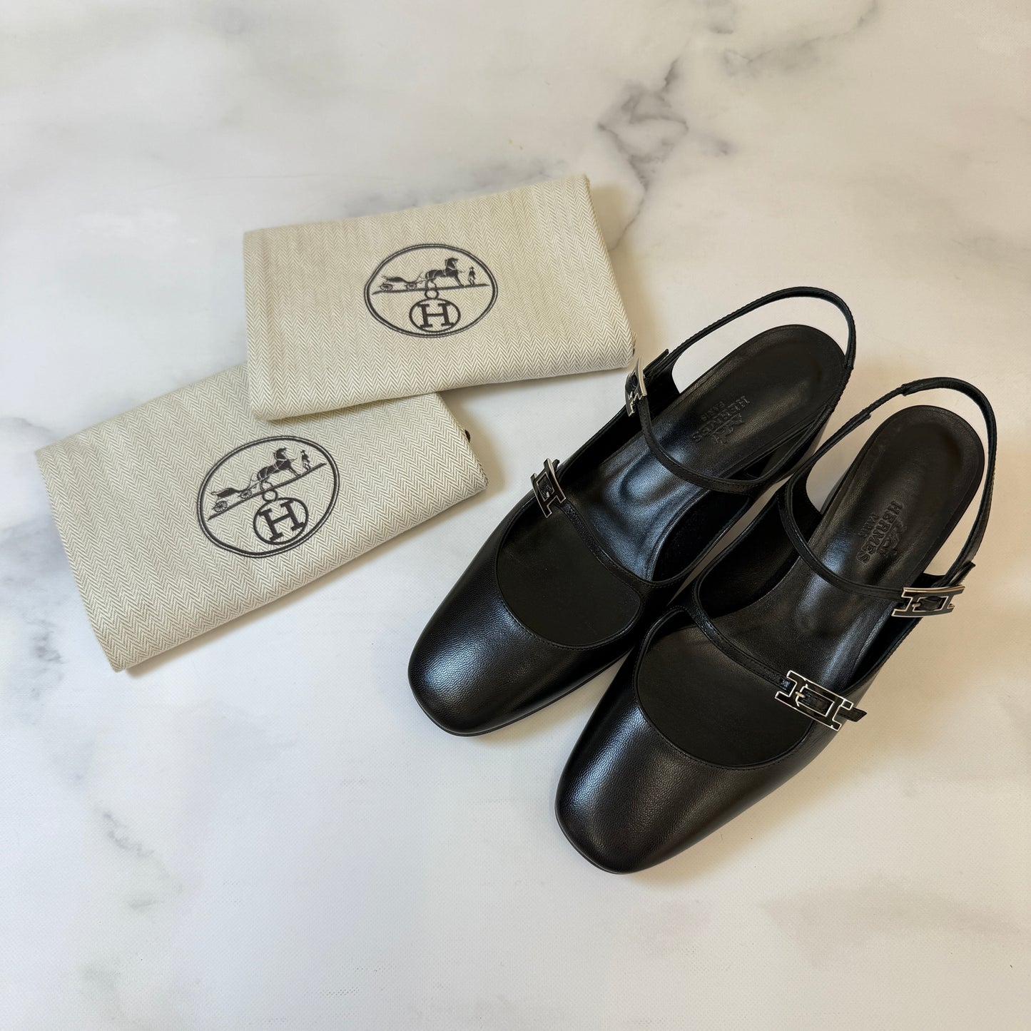 鑑定済み【 備品 】エルメス 《 ジャッキー 》 37 ( 24cm程度 ) ブラック シルバー金具 レザー シェーヴル パンプス Hロゴ アピ バックル