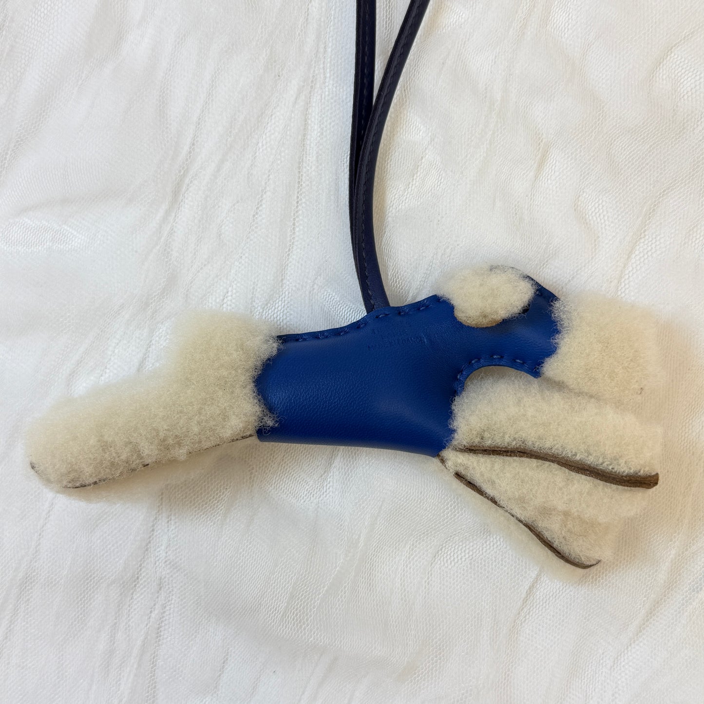 鑑定済み【 美品 】エルメス 《 エルメス バディ 》 ブルーフランス ホワイト アニューミロ ムートン チャーム Z刻印 犬