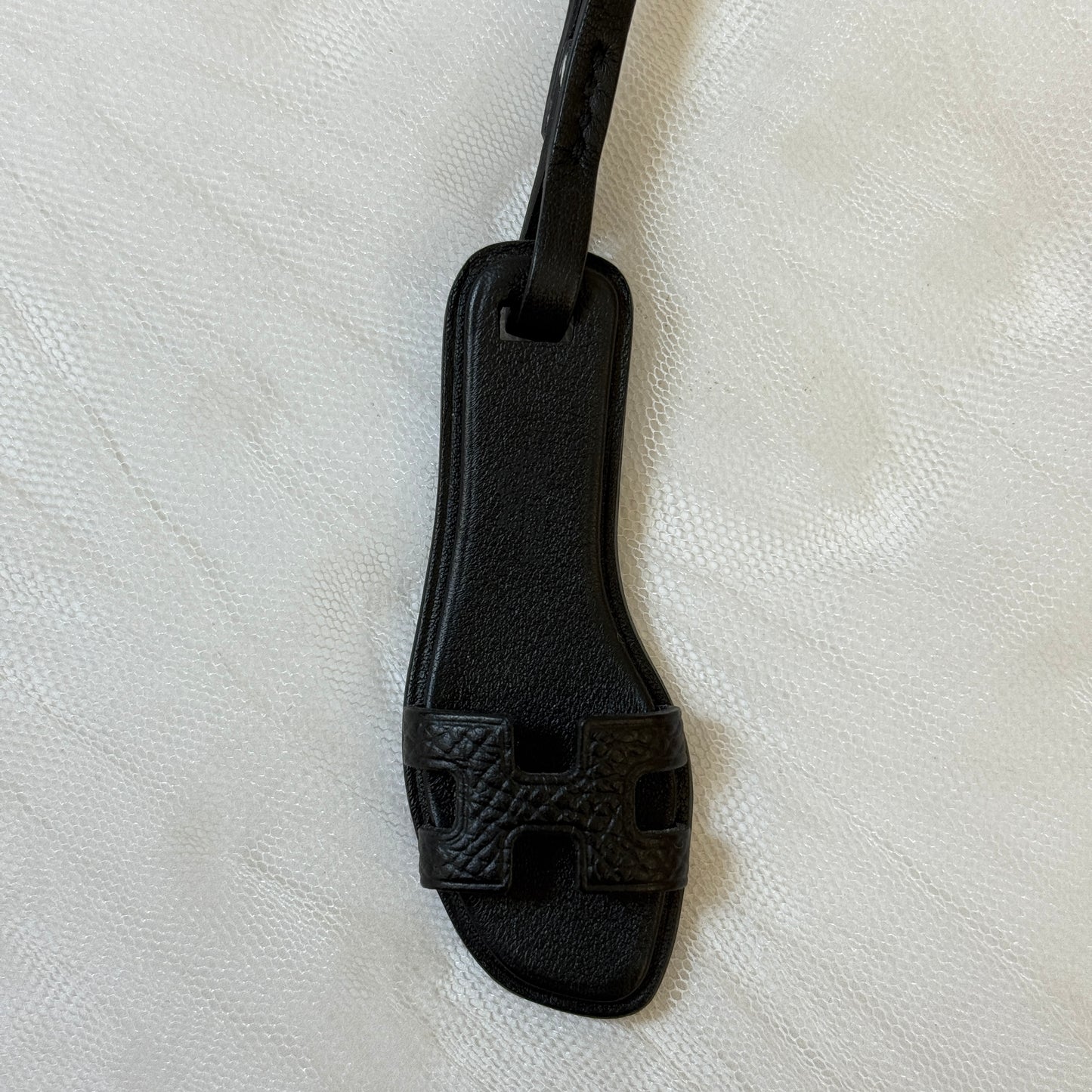 鑑定済み【 美品 】エルメス 《 オラン ナノ 》 ノワール ブラック エプソン レザー チャーム サンダル