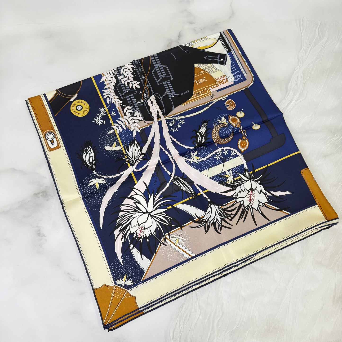 鑑定済み【 新品 】エルメス カレ 90 《 バガージュ・ア・マン 》 シルク  イエロー ブルー ブラウン ベージュ スカーフ