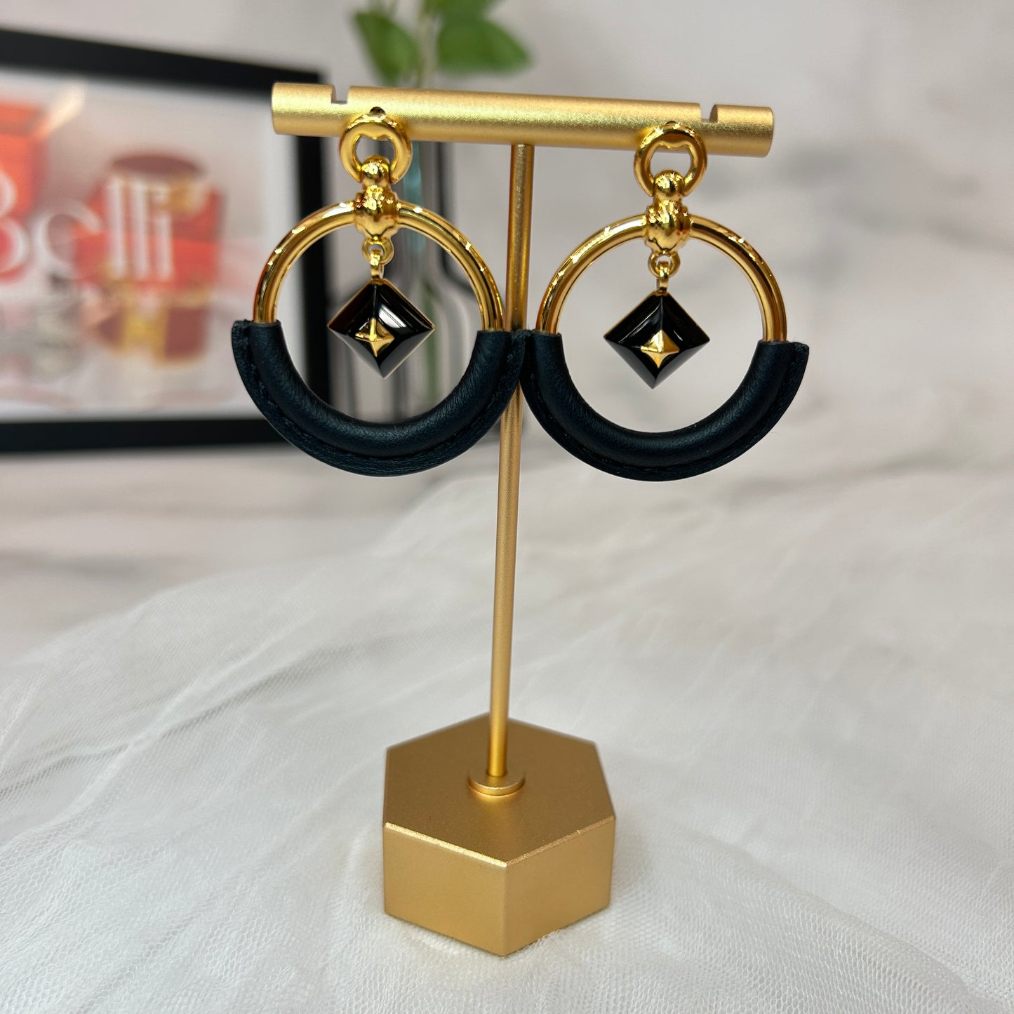 鑑定済み 【 美品 】 エルメス 《 ループ・メドール 》 PM ブラック ゴールド レザー メタル アクセサリー ピアス