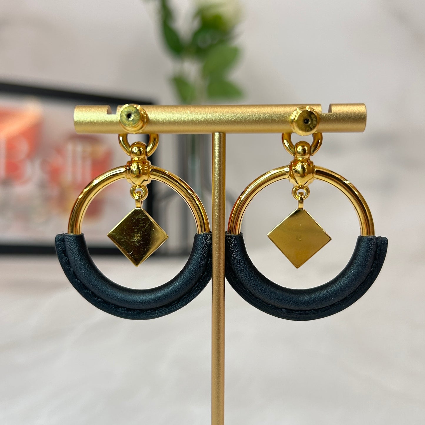 鑑定済み 【 美品 】 エルメス 《 ループ・メドール 》 PM ブラック ゴールド レザー メタル アクセサリー ピアス