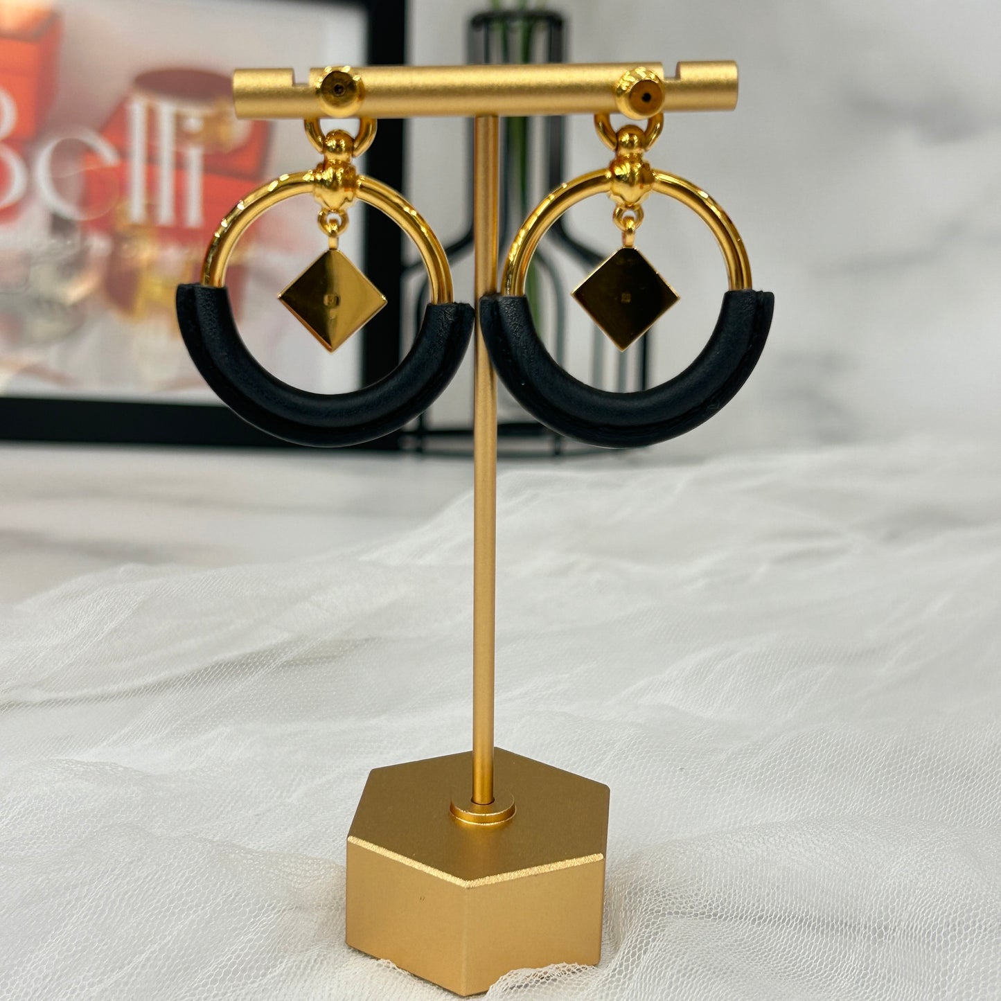 鑑定済み 【 美品 】 エルメス 《 ループ・メドール 》 PM ブラック ゴールド レザー メタル アクセサリー ピアス