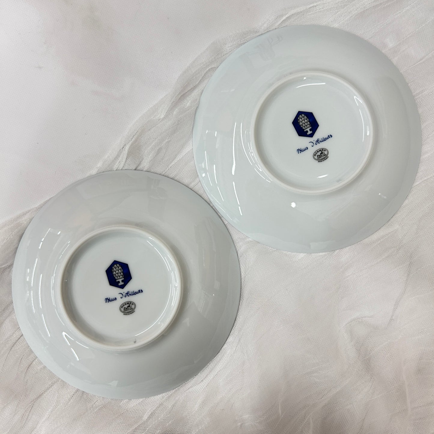 鑑定済み 【 新品未使用 】 エルメス 《 ブルーダイユール 》 2枚セット ブルー ホワイト 陶器  食器 皿 パンプレート
