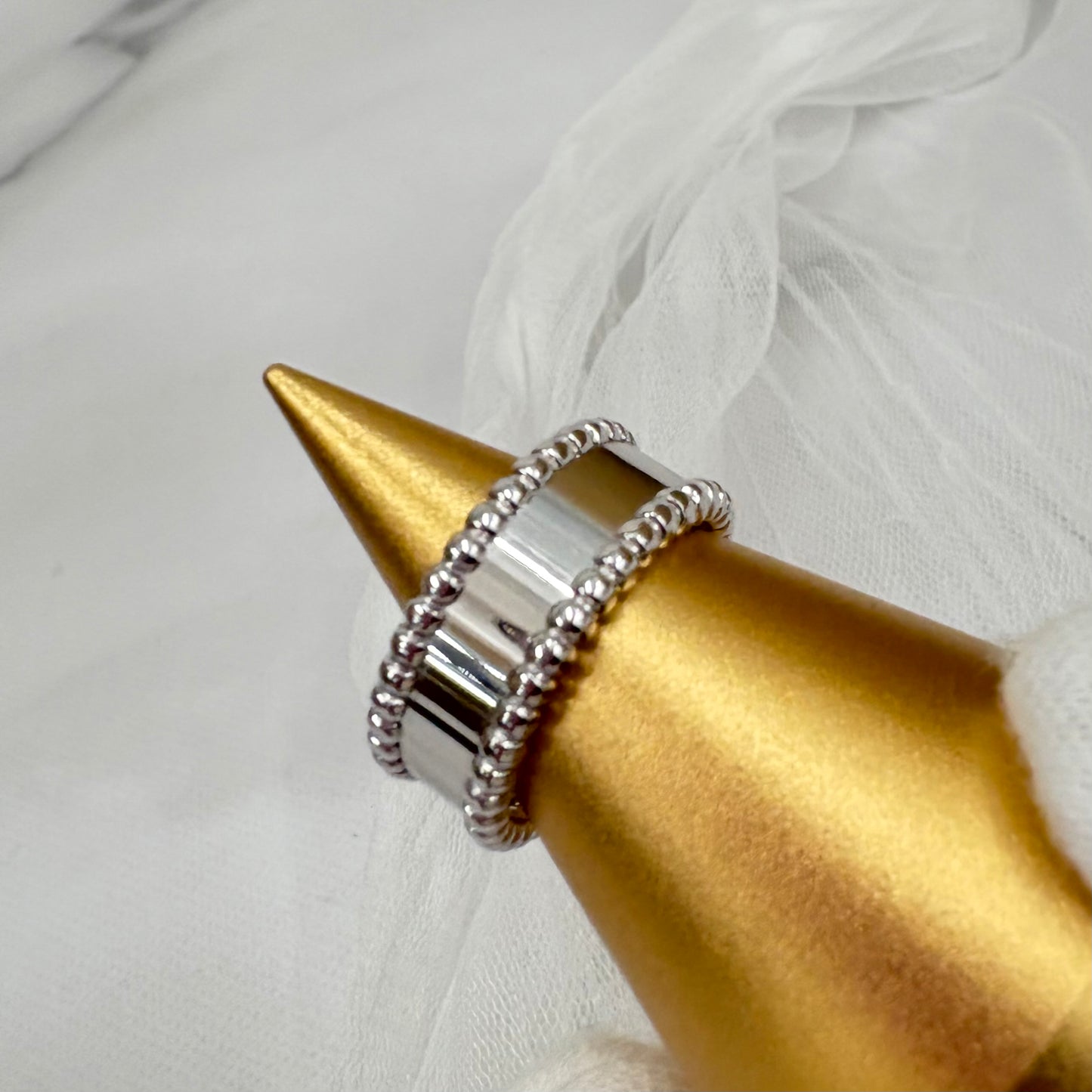 鑑定済み【 美品 】ヴァンクリーフ&アーペル 《 ペルレ シニアチュール リング 》 51 ( 11号サイズ程度 ) 18KWG ホワイトゴールド シルバー 指輪