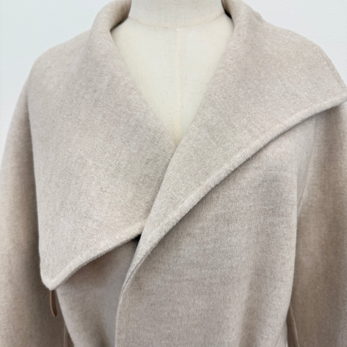 鑑定済み【 美品 】エルメス カシミアコート 34 ( 5号程度 ) 4H0104DB ベージュ ナチュラル カシミア ベルト付き アウター セリエボタン