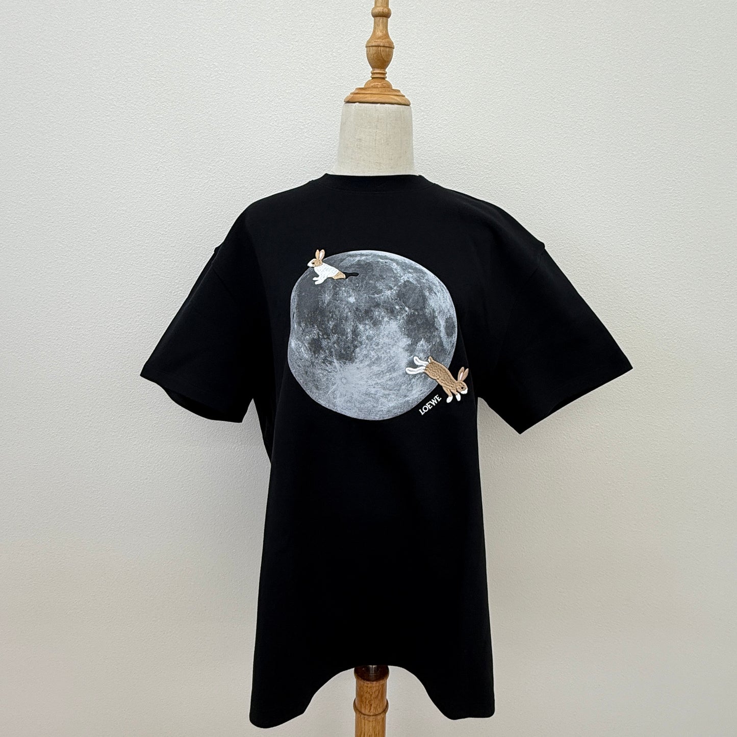 鑑定済み【 美品 】ロエベ 《 コットン リラックスフィットTシャツ 》 L ブラック グレー 綿 半袖Tシャツ Suna Fujitaコラボ 月 ウサギモチーフ
