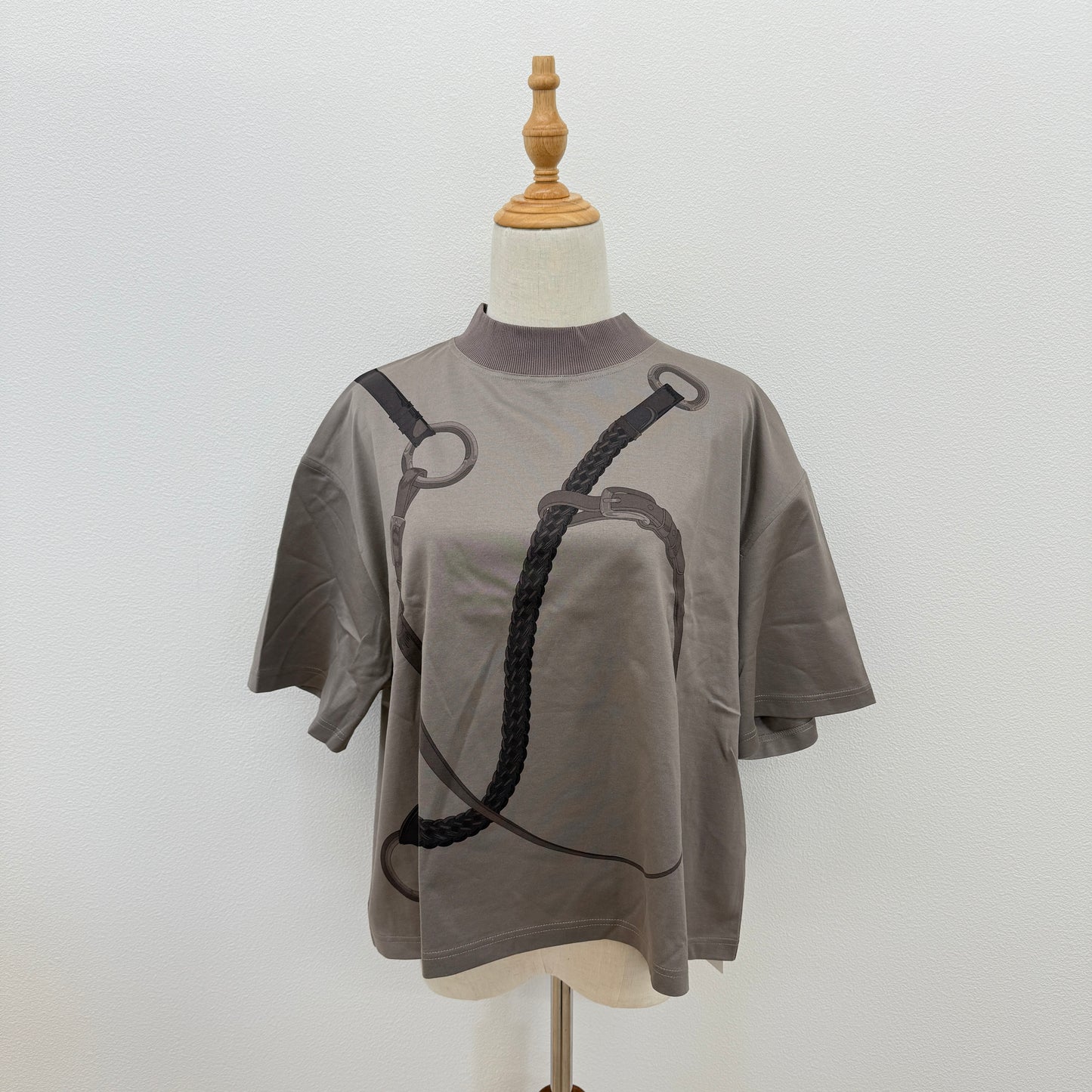 鑑定済み【 新品未使用 】エルメス 《 プラス・コーチング・リミックス・パノー 》 半袖 Tシャツ 42 ( LLサイズ程度 ) 5E4621DM ベージュグレー コットン トップス