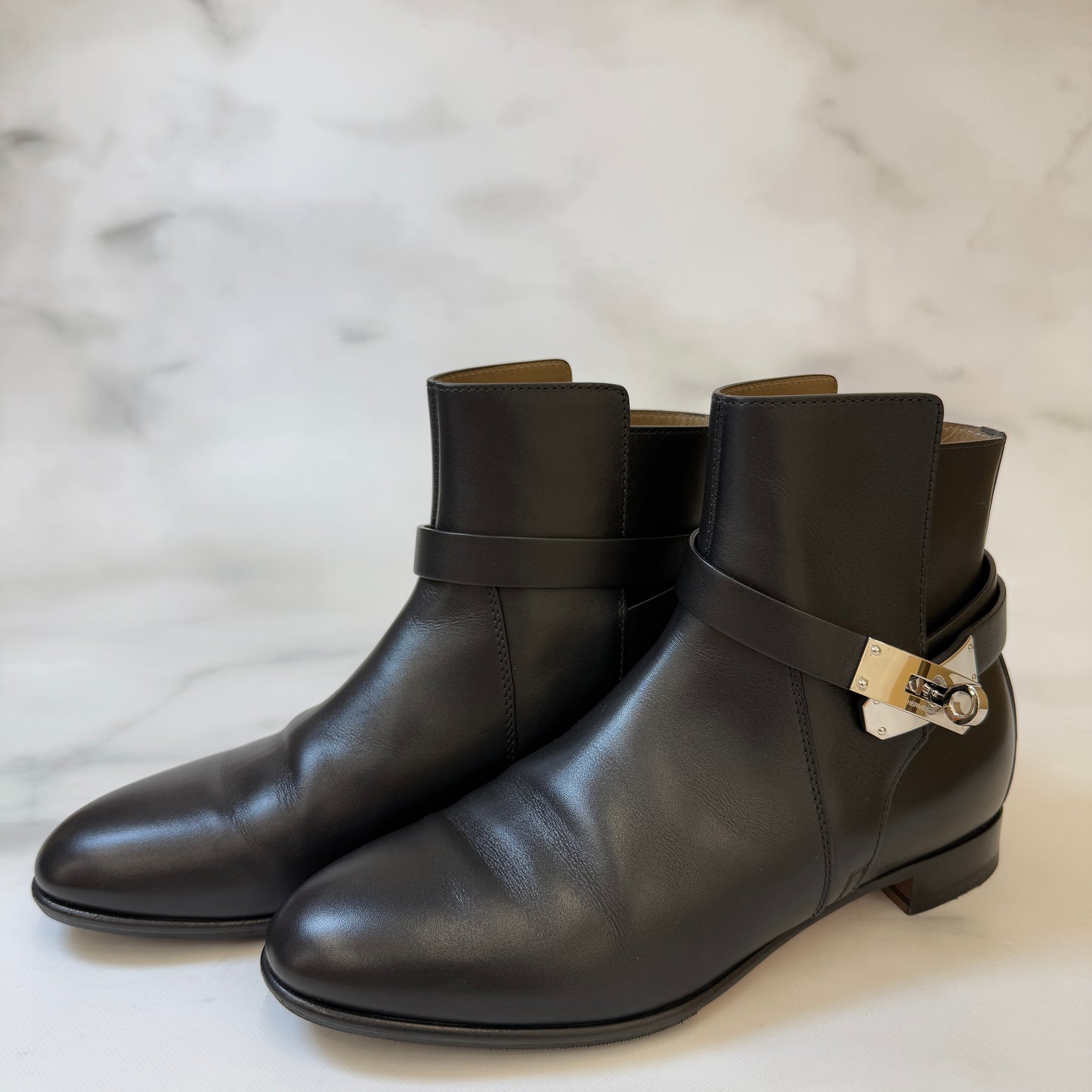 鑑定済み【 美品 】エルメス 《 ネオ 》 37 ( 24cm程度 ) ブラック シルバー金具 レザー ショートブーツ ケリーバックル