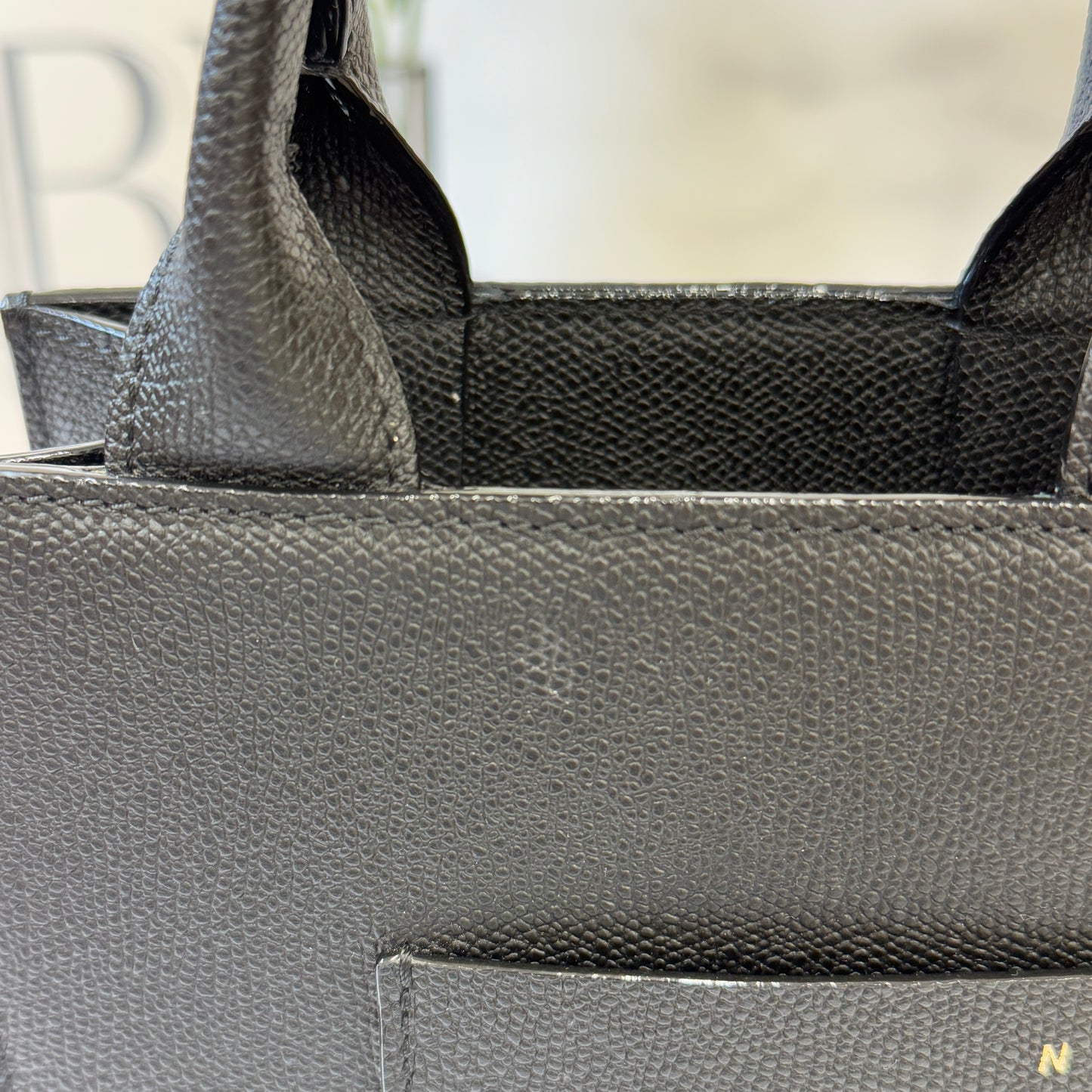【 美品 】ヴァレクストラ 《 ボクシー マイクロ 》ブラック ソフトカーフスキン バック 2way ショルダーバック