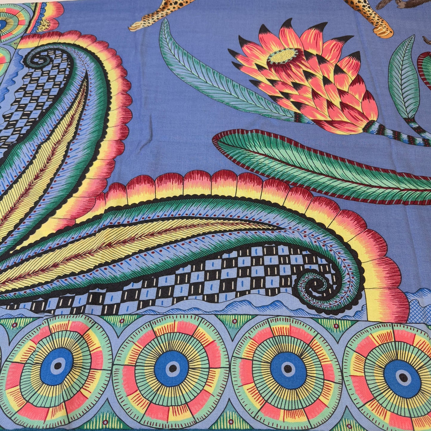 鑑定済み【 美品 】エルメス カレジェアン 140 《 サバンナのダンス 》 ブルー グリーン イエロー ピンク カシシル スカーフ ショール アニマル 花