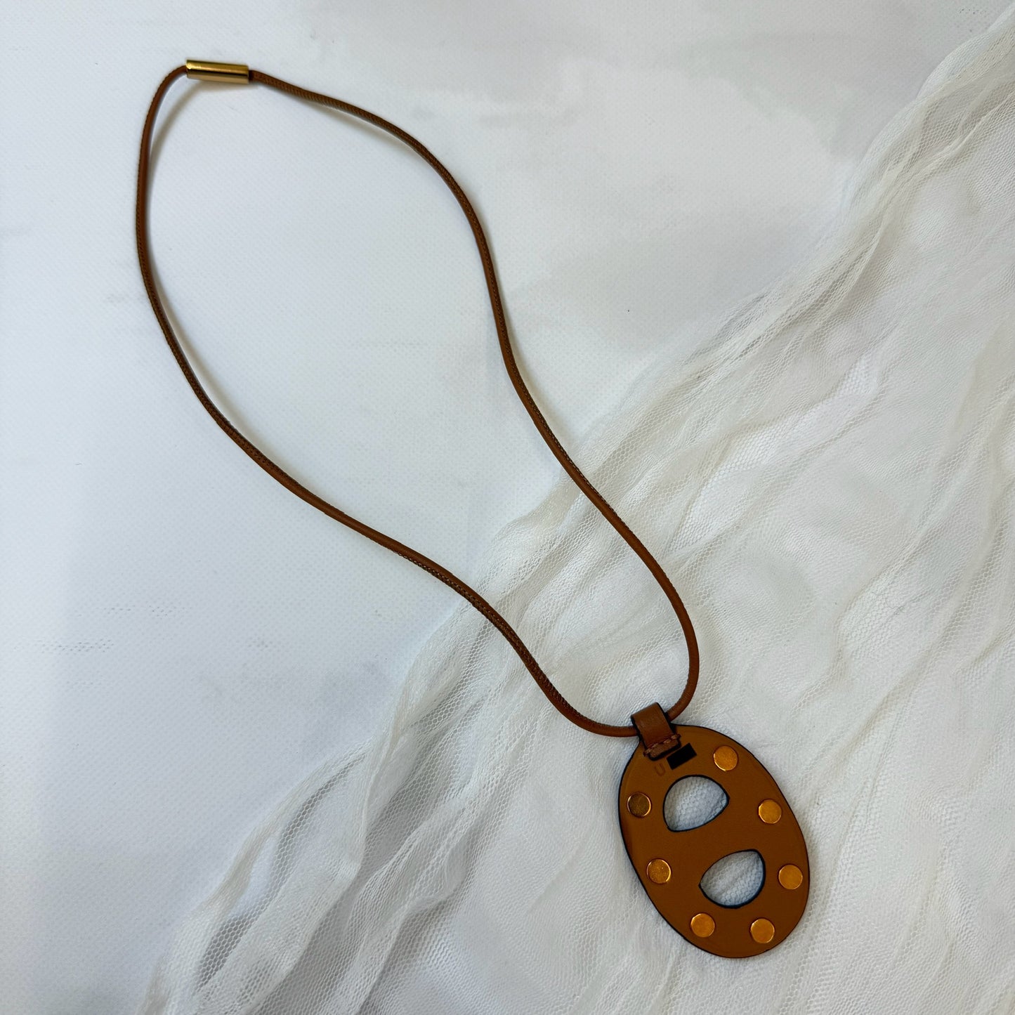 【 美品 】エルメス 《 シェーヌ ダンクル 》PM ブラウン ゴールド レザー U刻印 ネックレス ペンダント スタッズ
