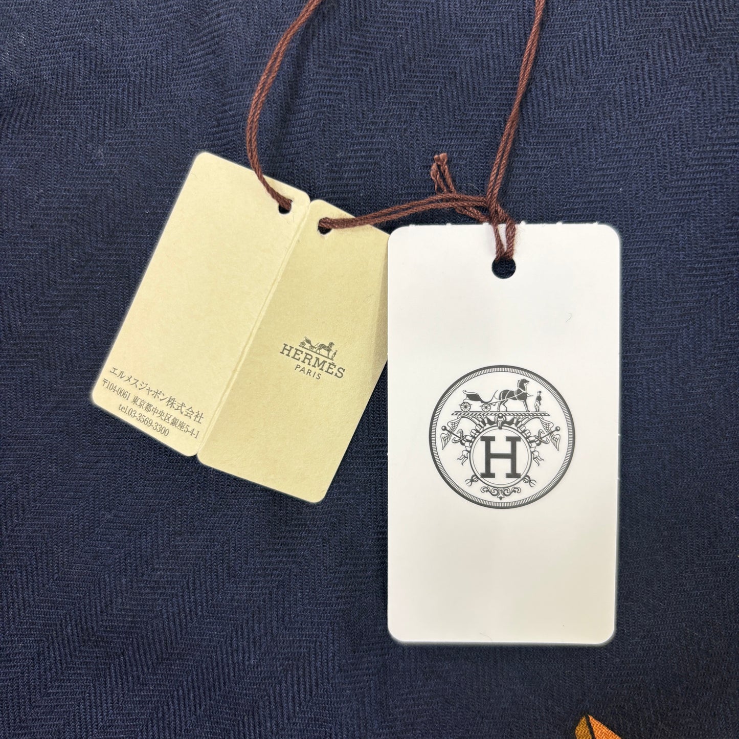 鑑定済み 【 新品未使用 】 エルメス トライアングルジェアン 《 折畳み式幌の馬車 》 ホワイト ネイビー ブラウン カシシル ショール